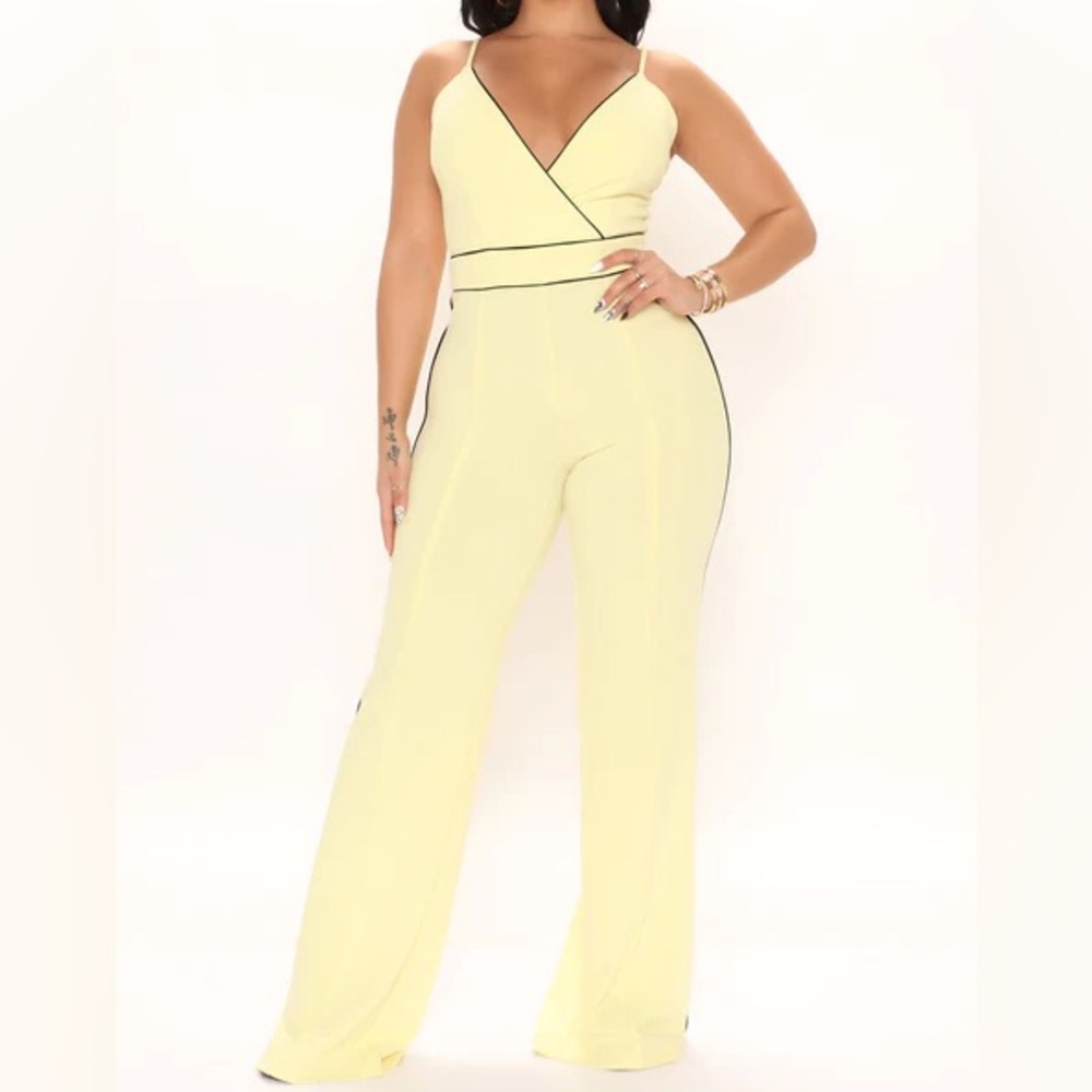 Fashion nova Yellow jumpsuit. XL